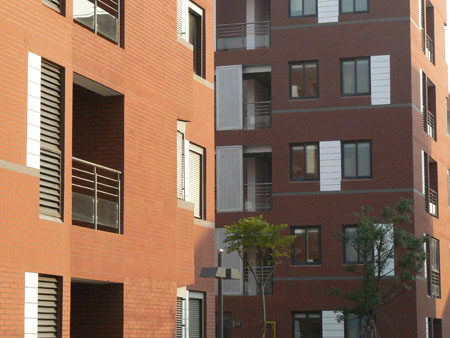 臨港新城劈開磚工程_博悅佳軟瓷磚施工案例欣賞